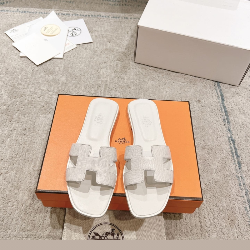 H**mes slippers
